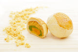 蛋黄肉丝莲蓉饼 Meat Floss with Salted Egg and Lotus Paste Biscuit (9pc)